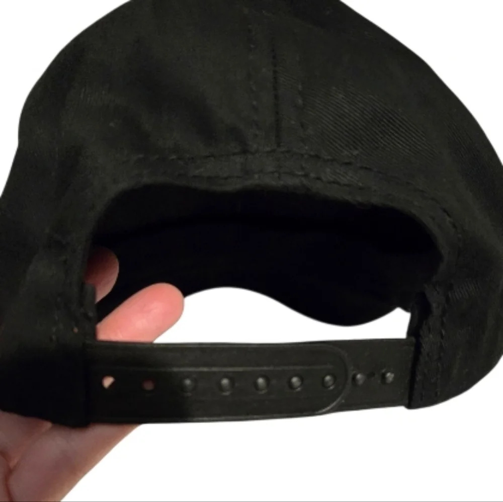 Lauren Moshi Bay Red Open Lip hat